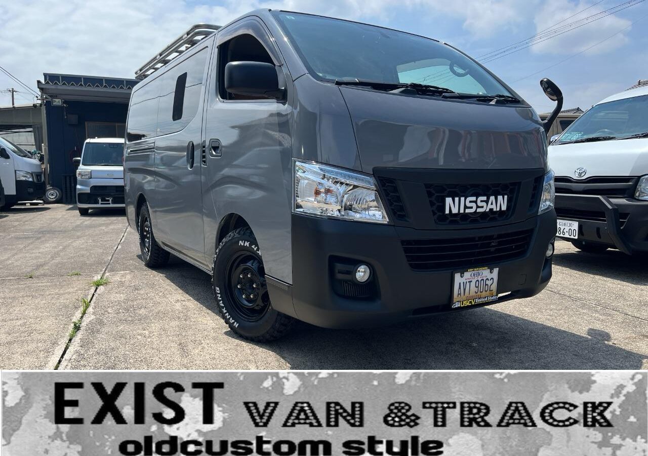 日産 NV350キャラバンバン ナルドグレー／前後バンパーラプターライナー の写真1