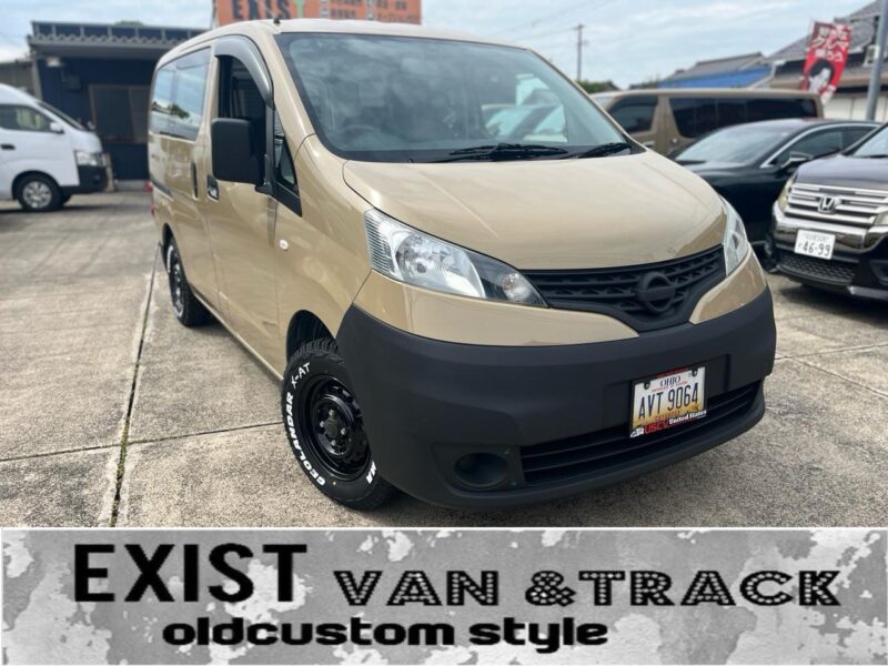 日産 NV200バネットバン ベージュ／前後バンパーラプターライナー の写真1