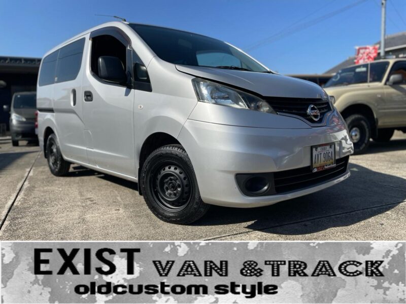 日産 NV200バネットバン シルバー の写真1