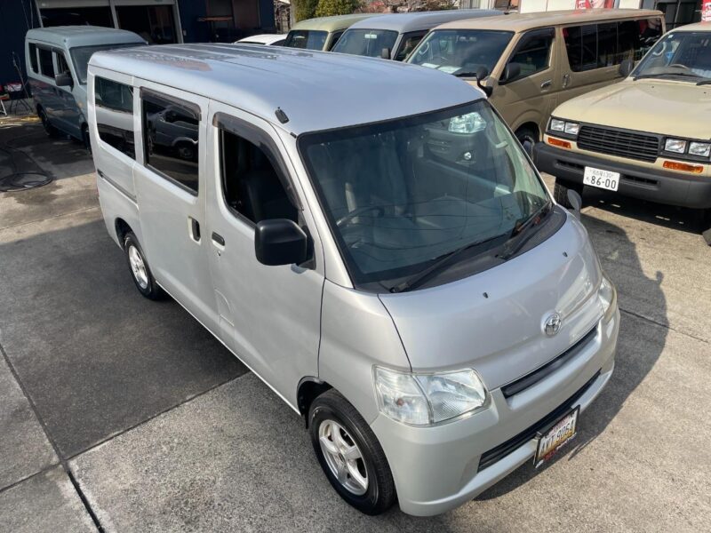 トヨタ タウンエースバン ホワイト｜塗装ずみのカスタム中古車