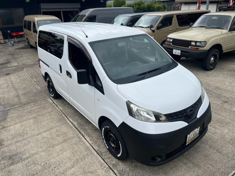 日産 NV200バネットバン ホワイト｜塗装ずみのカスタム中古車