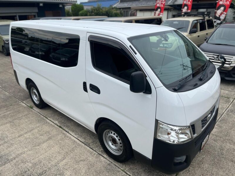 日産 NV350キャラバンワゴン ホワイト｜塗装ずみのカスタム中古車