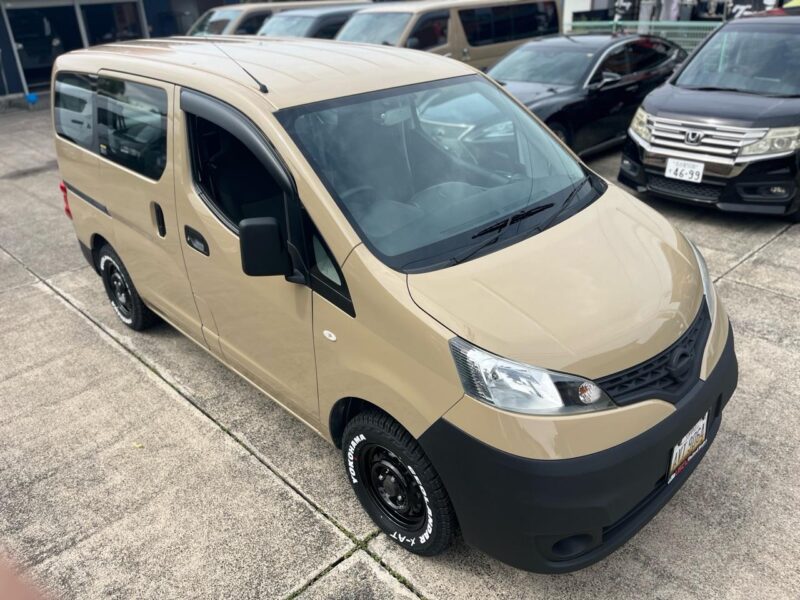 日産 NV200バネットバン ベージュ｜塗装ずみのカスタム中古車