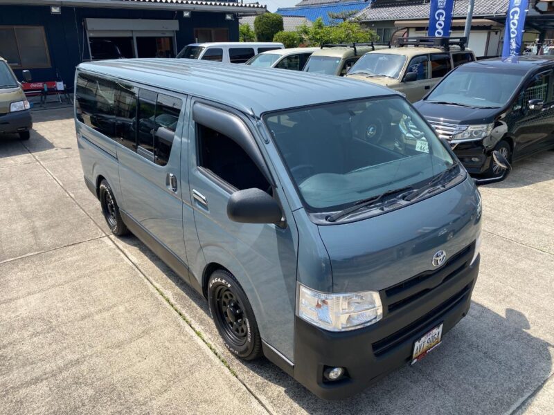 トヨタ ハイエースバン ブルーグレー｜塗装ずみのカスタム中古車
