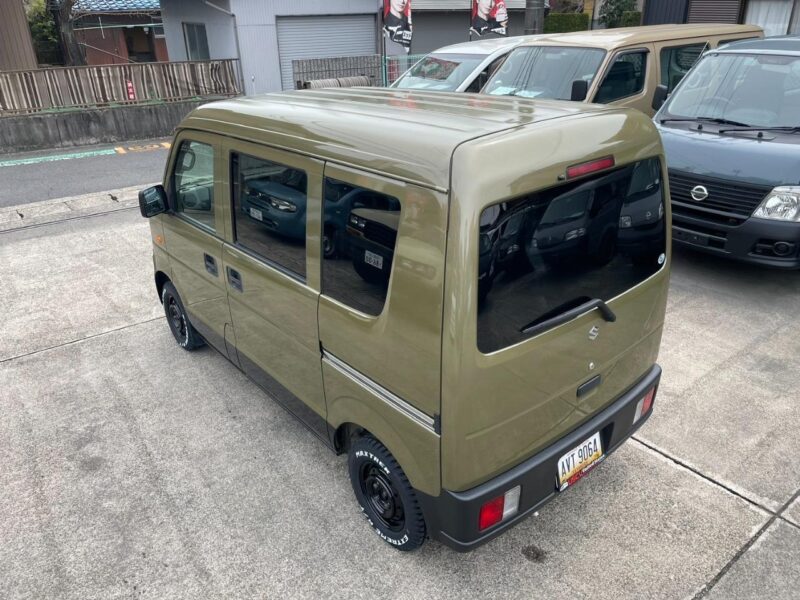 スズキ エブリイ カーキメタリック を全塗装した作業車