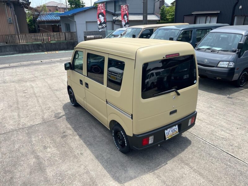スズキ エブリイ つや消しベージュ を全塗装した作業車