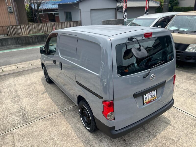 日産 NV200バネットバン ナルドグレー を全塗装した作業車