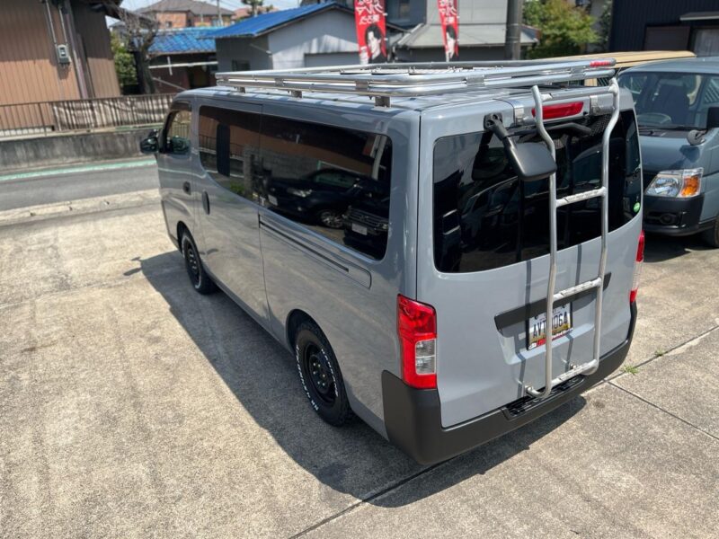 日産 NV350キャラバンバン ナルドグレー を全塗装した作業車