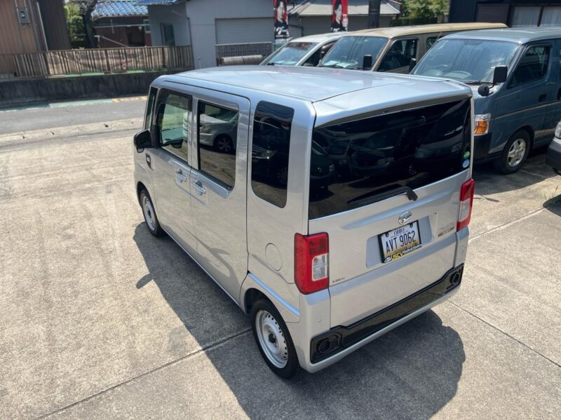 ダイハツ ハイゼットキャディー シルバー のカスタム中古車