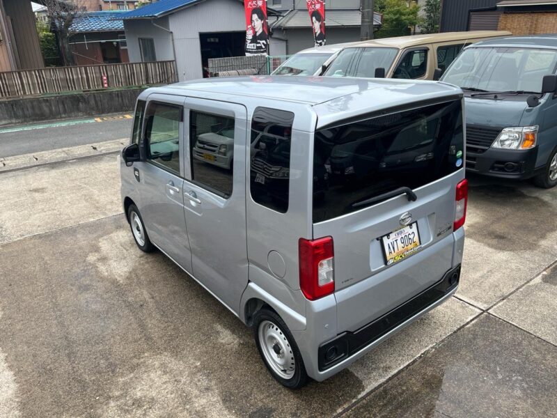 ダイハツ ハイゼットキャディー シルバー のカスタム中古車