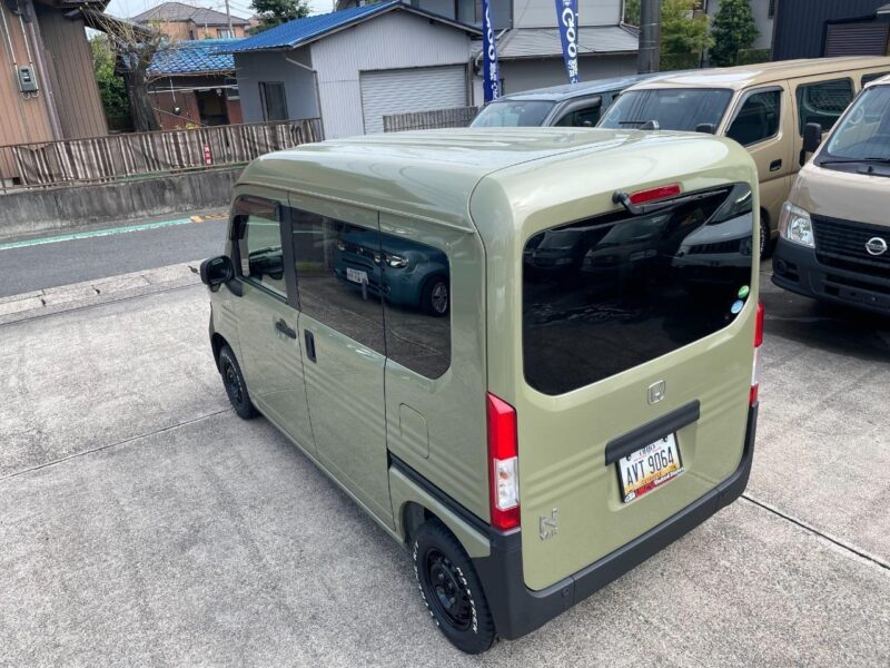 ホンダ N-VAN グリーン のカスタム中古車