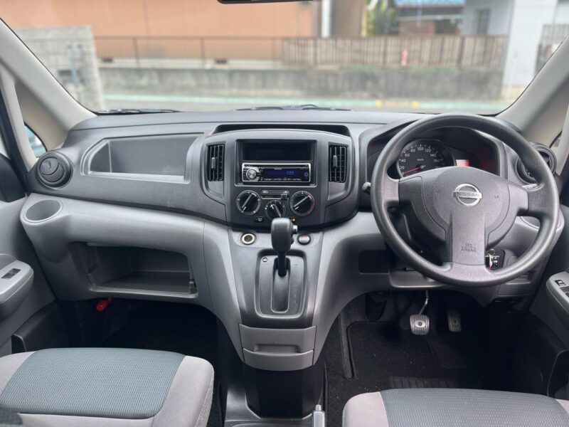 日産 NV200バネットバン ホワイト｜ラプターライナー施工