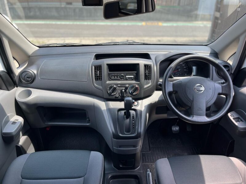 日産 NV200バネットバン｜ラプターライナー施工