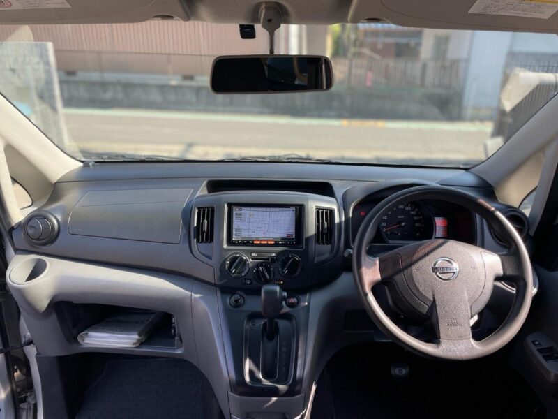日産 NV200バネットバン シルバー｜塗装ずみの作業車