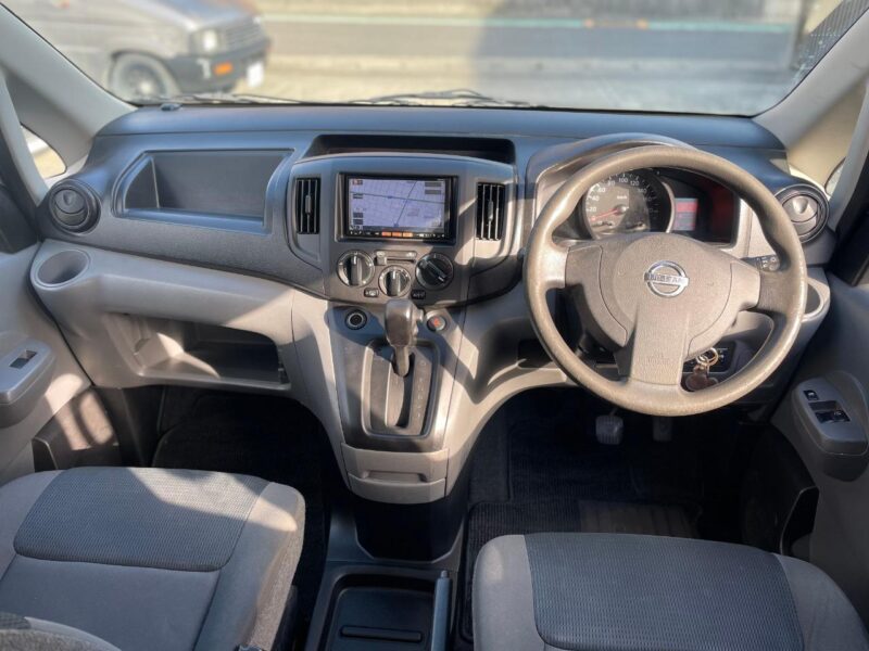 日産 NV200バネットバン ジャングルグリーン｜ラプターライナー施工