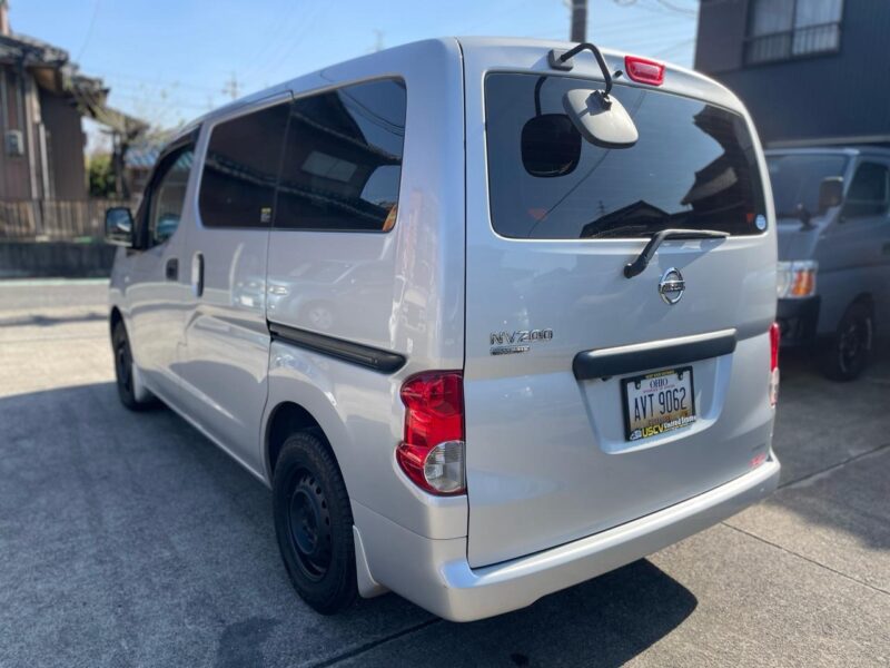 日産 NV200バネットバン シルバーの中古車｜愛知県津島市EXIST