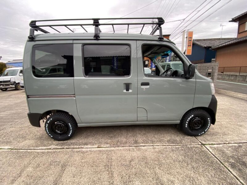 ダイハツ ハイゼットカーゴ アーバンカーキ｜塗装ずみのカスタム中古車