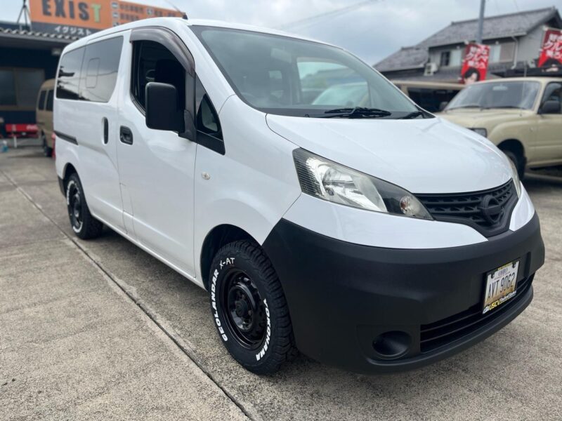 日産 NV200バネットバン ホワイト｜塗装ずみのカスタム中古車