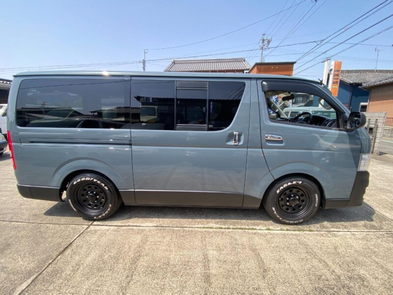 トヨタ ハイエースバン ブルーグレー｜塗装ずみのカスタム中古車