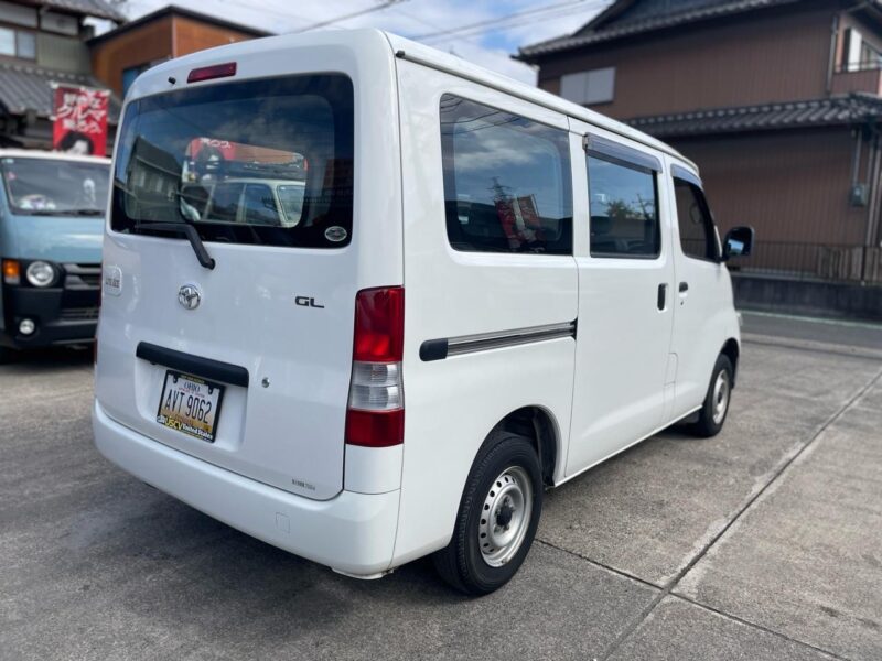 トヨタ ライトエースバン ホワイト のカスタム中古車