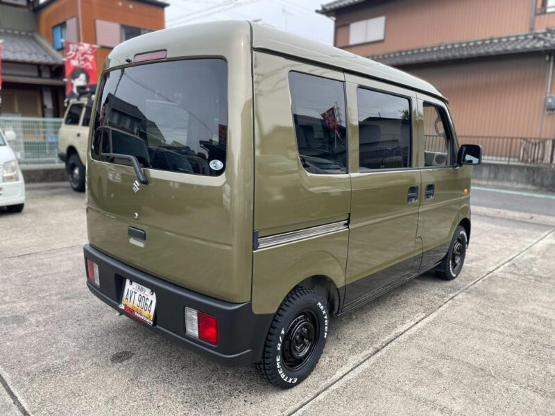 スズキ エブリイ カーキメタリック を全塗装した作業車