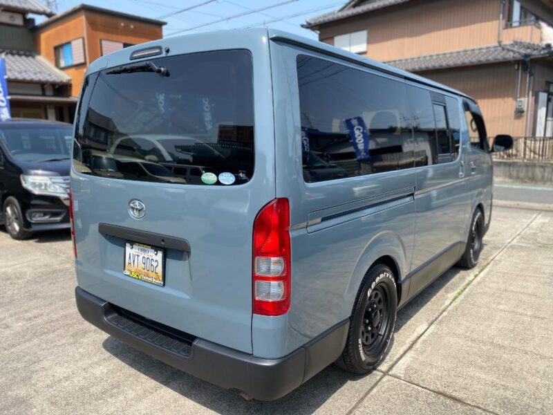トヨタ ハイエースバン ブルーグレー を全塗装した作業車