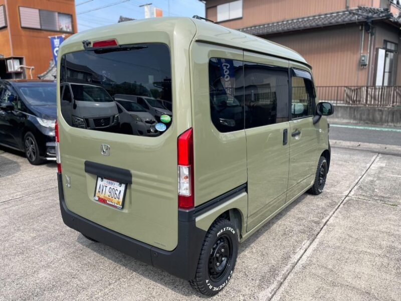 ホンダ N-VAN グリーン のカスタム中古車