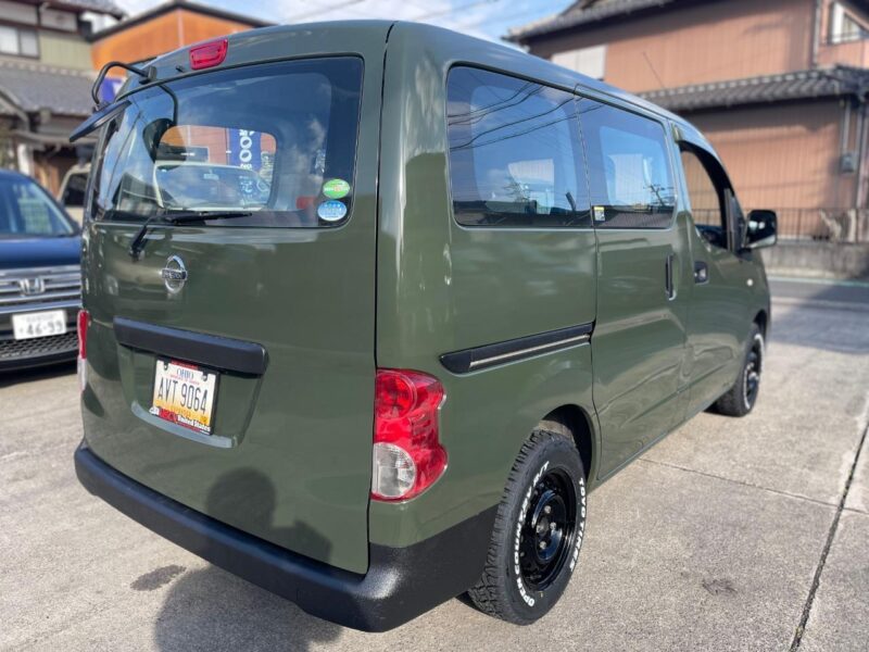 日産 NV200バネットバン ジャングルグリーン を全塗装した作業車