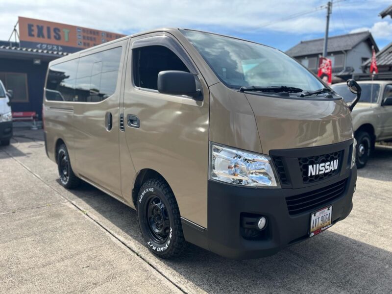 日産 NV350キャラバンバン ベージュ｜塗装ずみのカスタム中古車
