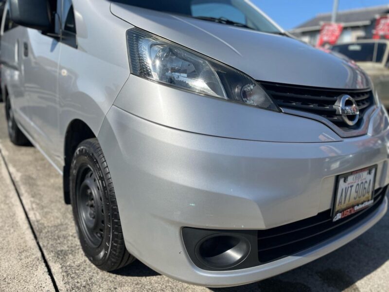 日産 NV200バネットバン シルバー｜塗装ずみの作業車