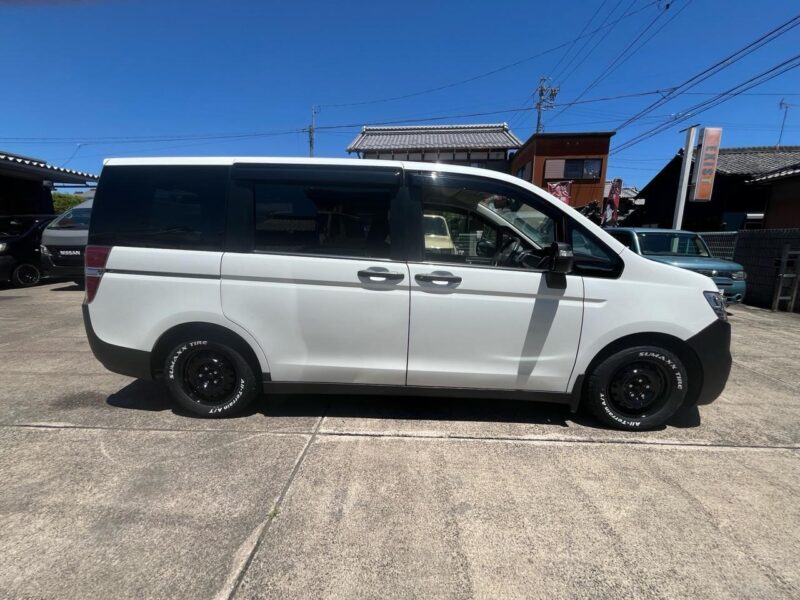 ホンダ ステップワゴン パールホワイト のカスタム中古車