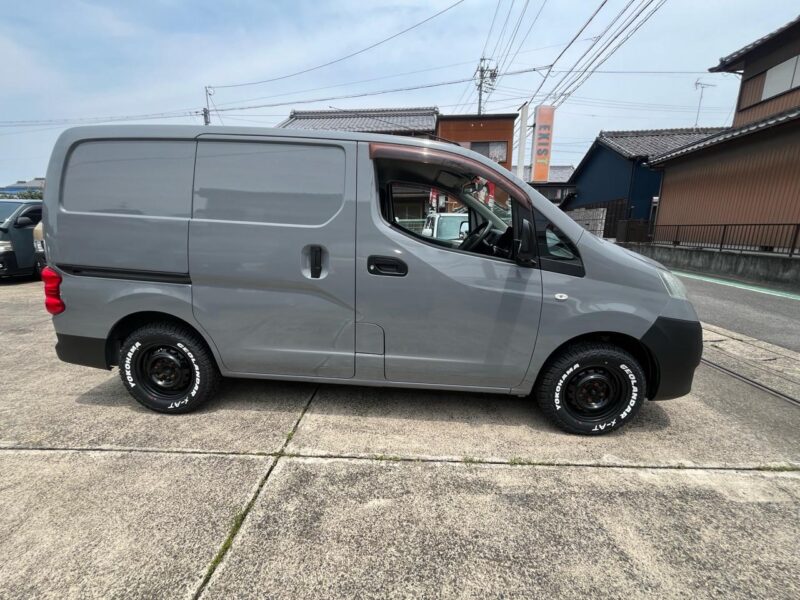 日産 NV200バネットバン ナルドグレー を全塗装した作業車