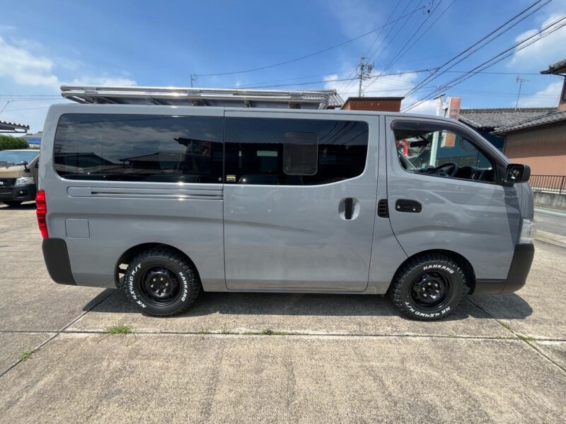 日産 NV350キャラバンバン ナルドグレー を全塗装した作業車
