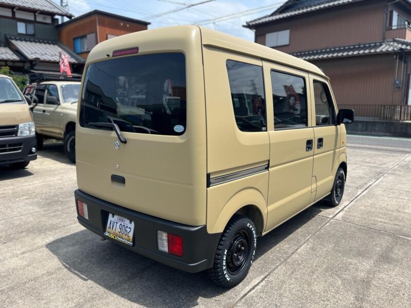 スズキ エブリイ つや消しベージュ｜ラプターライナー施工