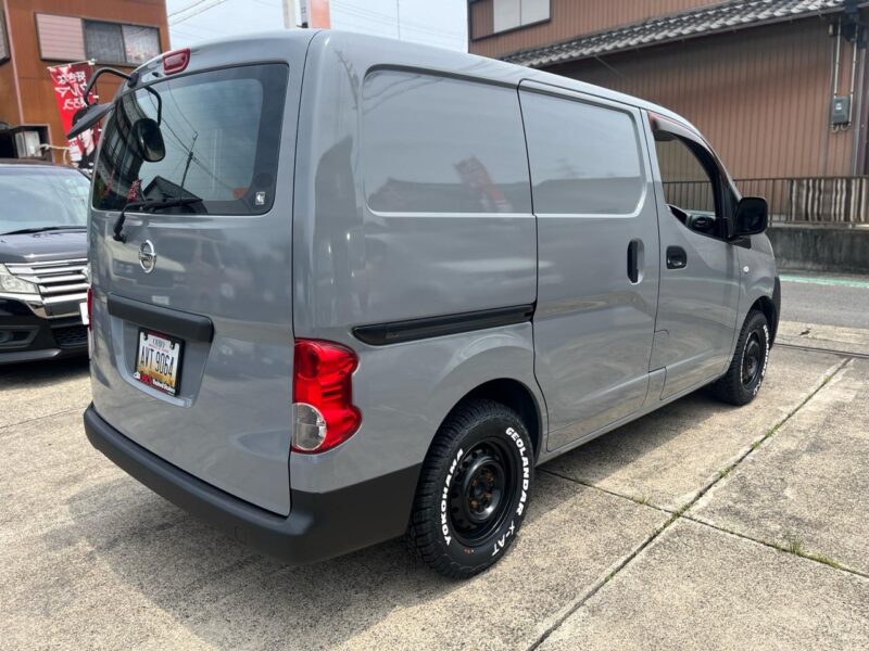 日産 NV200バネットバン ナルドグレー｜ラプターライナー施工