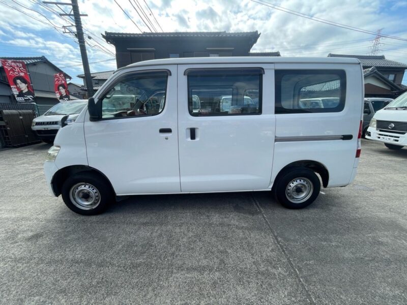 トヨタ ライトエースバン ホワイトの中古車｜愛知県津島市EXIST