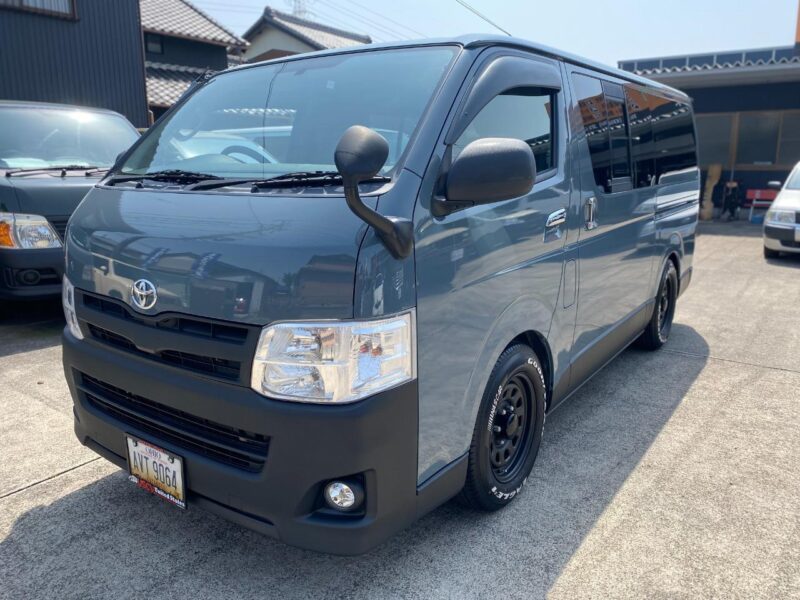 トヨタ ハイエースバン ブルーグレー｜塗装ずみのカスタム中古車