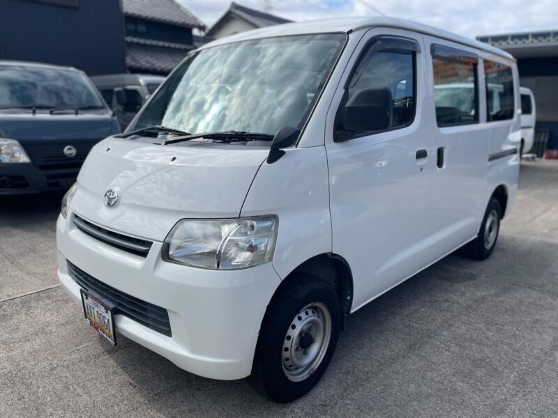 トヨタ ライトエースバン ホワイト｜塗装ずみのカスタム中古車