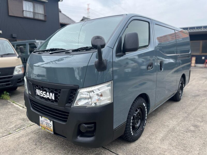 日産 NV350キャラバンバン ブルーグレー を全塗装した作業車