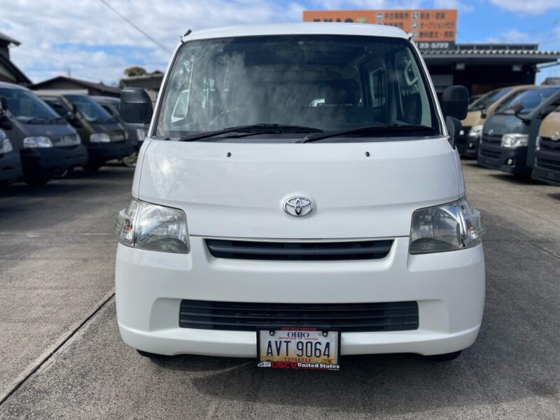 トヨタ ライトエースバン ホワイト のカスタム中古車