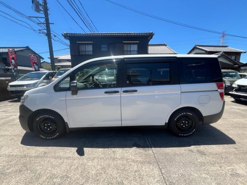 ホンダ ステップワゴン パールホワイト｜塗装ずみのカスタム中古車