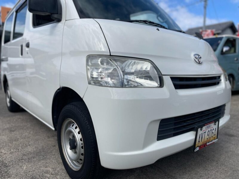 トヨタ ライトエースバン ホワイト｜塗装ずみの作業車