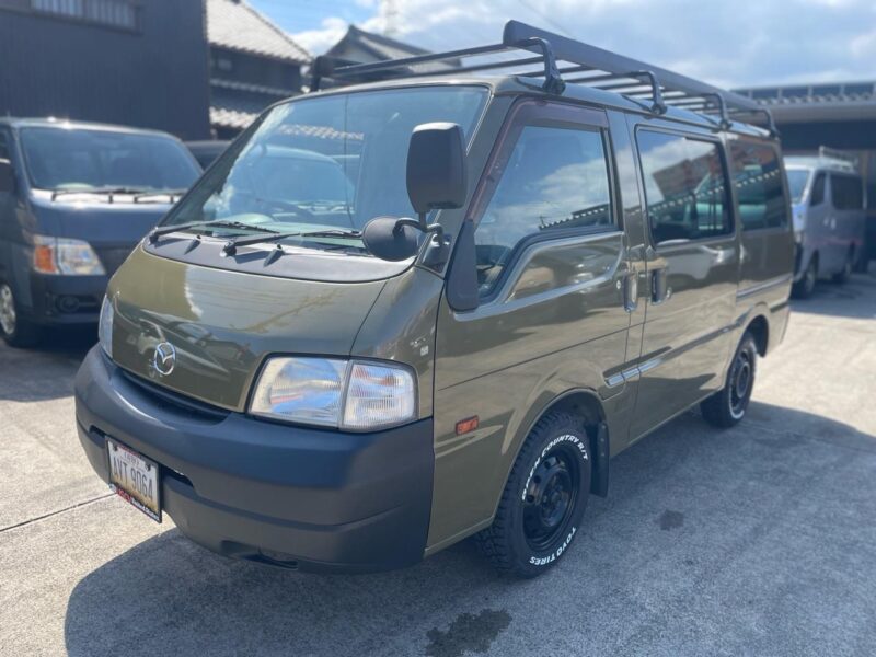 マツダ ボンゴバン カーキメタリック を全塗装した作業車
