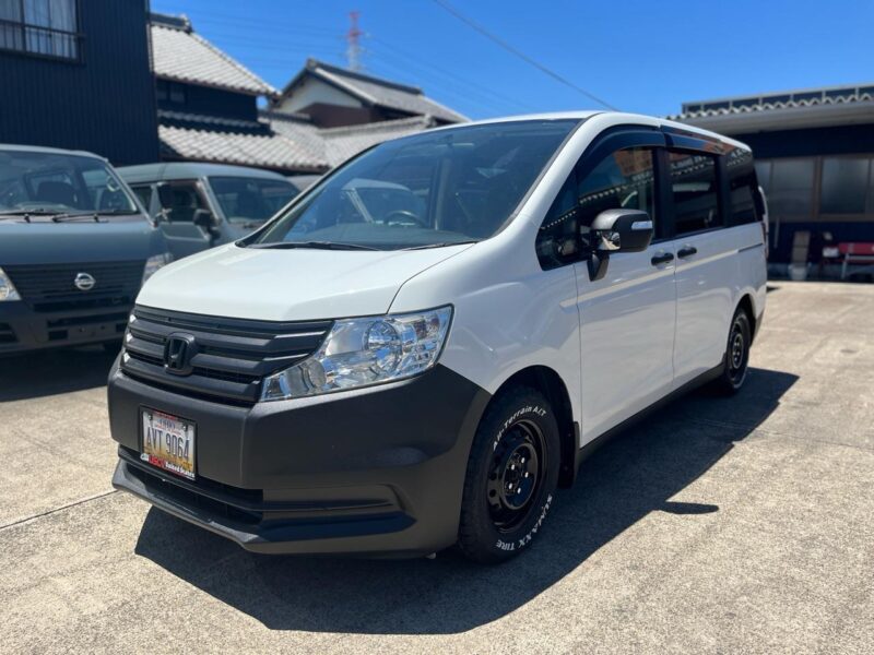ホンダ ステップワゴン パールホワイト のカスタム中古車