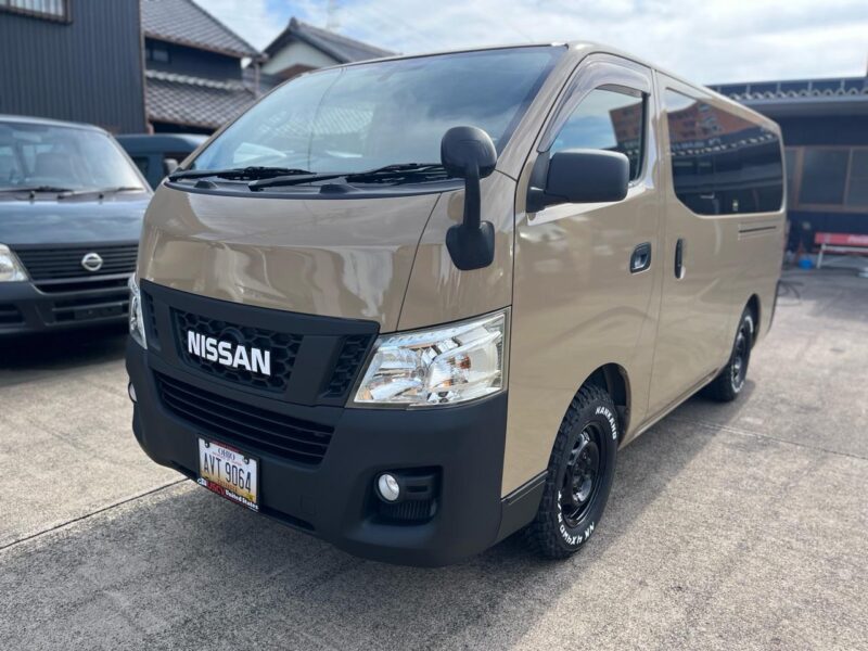 日産 NV350キャラバンバン ベージュ を全塗装した作業車