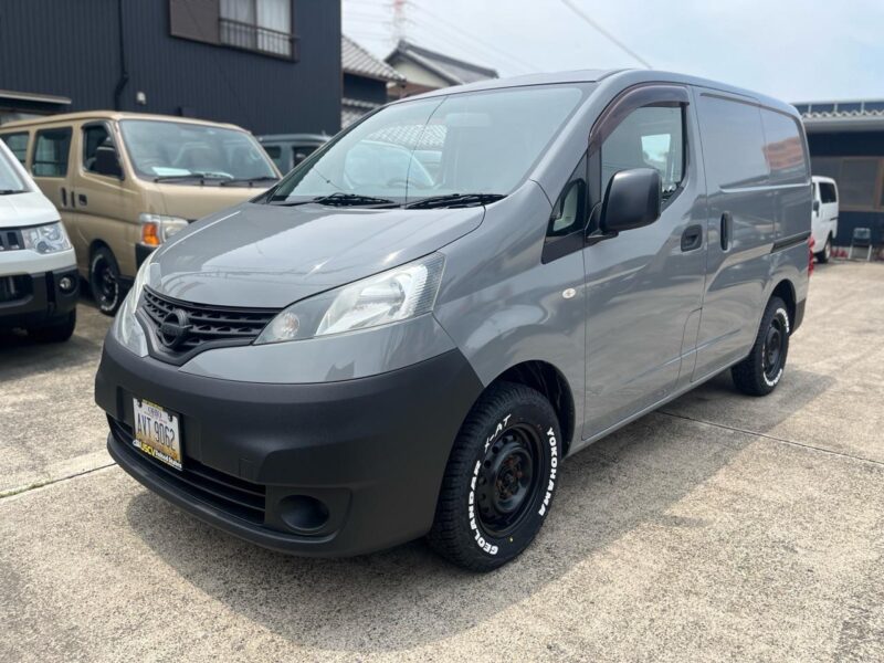 日産 NV200バネットバン ナルドグレー を全塗装した作業車