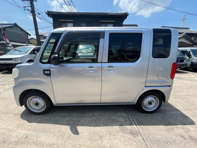ダイハツ ハイゼットキャディー シルバー のカスタム中古車