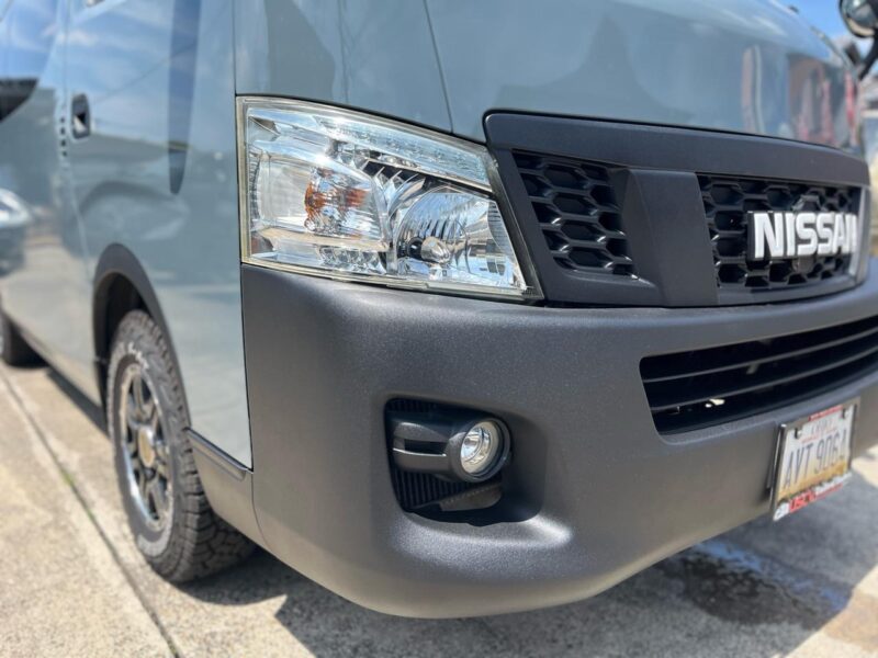 日産 NV350キャラバンバン ブルーグレー｜ラプターライナー施工