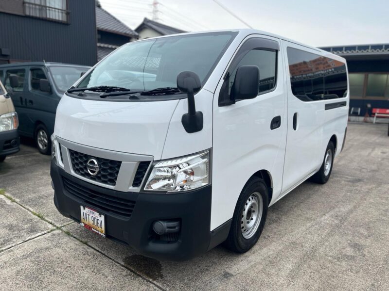 日産 NV350キャラバンワゴン ホワイト｜塗装ずみの作業車